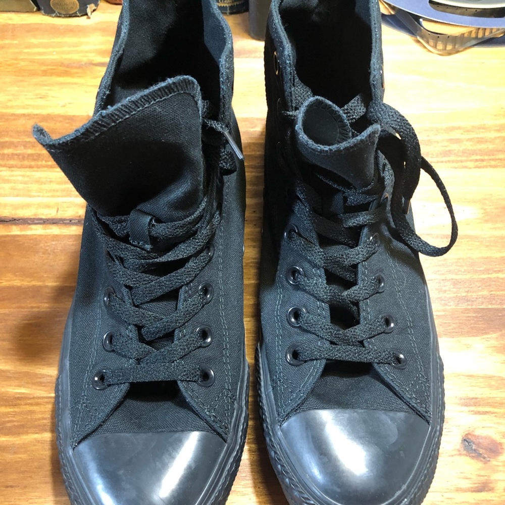 Monochrome Black Converse - Picture 5 of 7